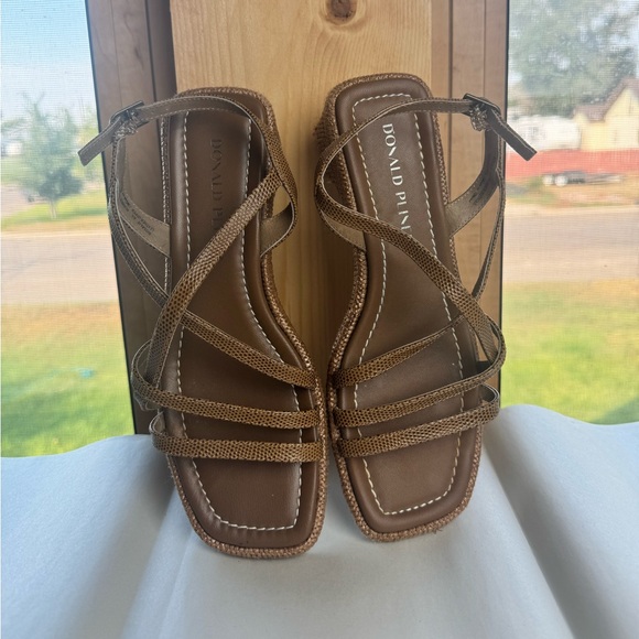 Donald Pilner Slip on Strappy Espadrilles. - Picture 2 of 10